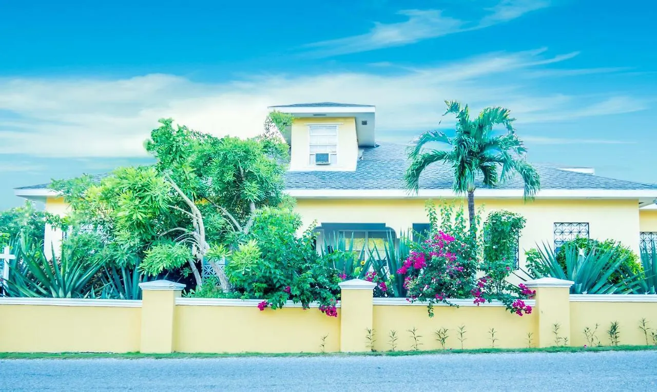 Iron Shore Guest House West Bay Isole Cayman