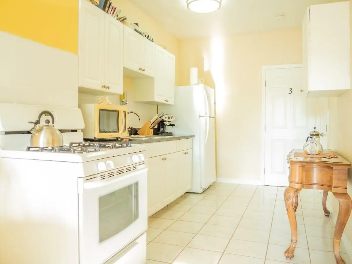 Iron Shore Guest House West Bay Isole Cayman