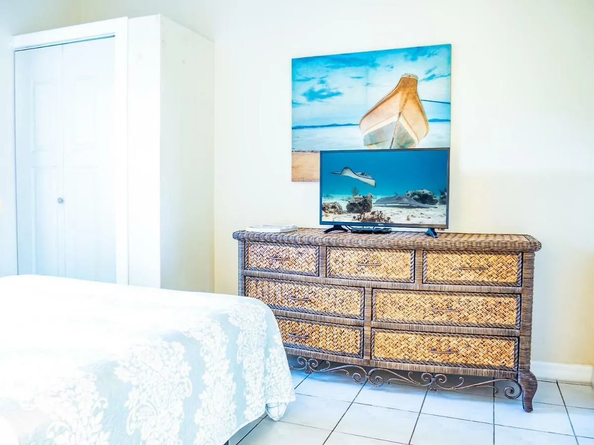 ווסט ביי Iron Shore Guest House
